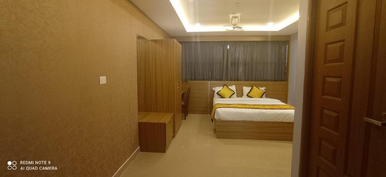 Hotel Emirates Kannangad Eksteriør billede